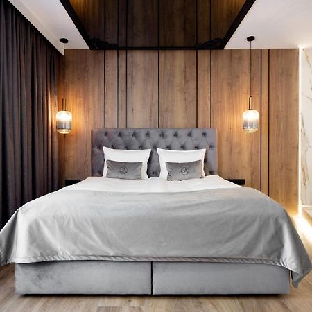 Jacuzzi Apartment Main Square คราคูฟ ภายนอก รูปภาพ