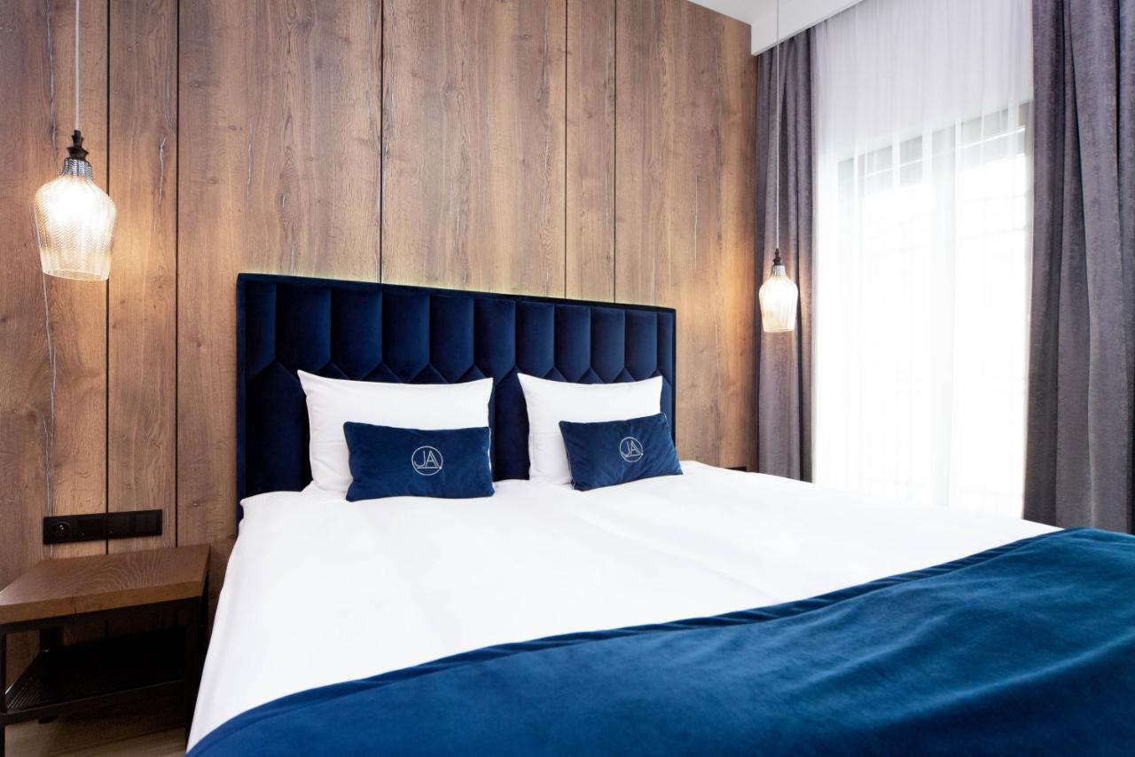 Jacuzzi Apartment Main Square คราคูฟ ภายนอก รูปภาพ