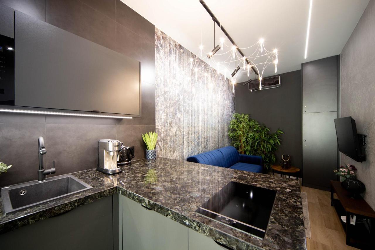 Jacuzzi Apartment Main Square คราคูฟ ภายนอก รูปภาพ