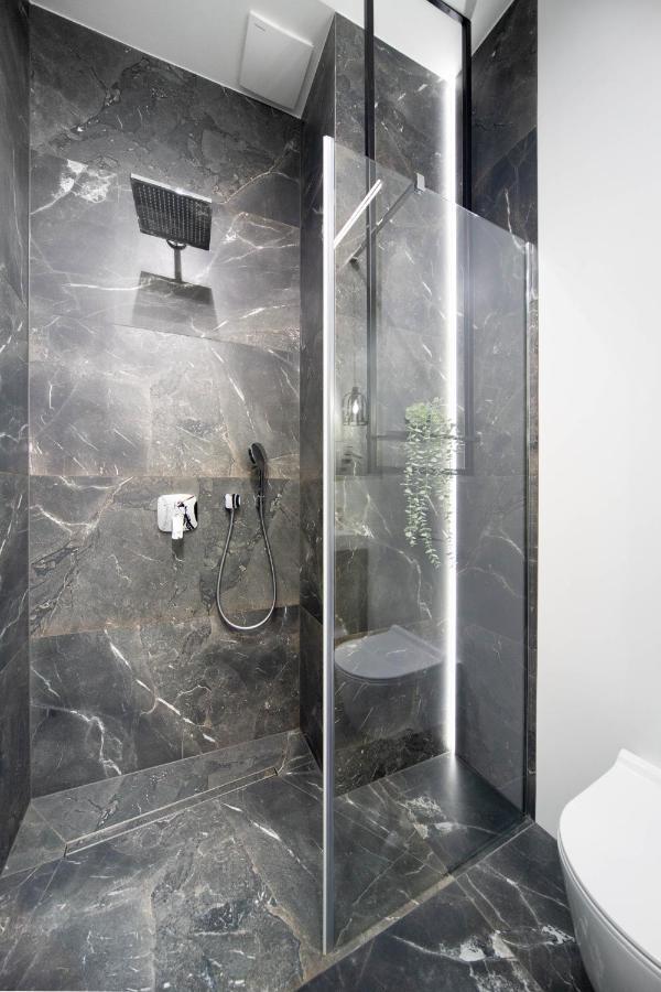 Jacuzzi Apartment Main Square คราคูฟ ภายนอก รูปภาพ