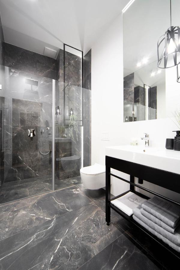Jacuzzi Apartment Main Square คราคูฟ ภายนอก รูปภาพ