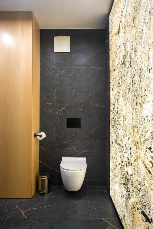 Jacuzzi Apartment Main Square คราคูฟ ภายนอก รูปภาพ