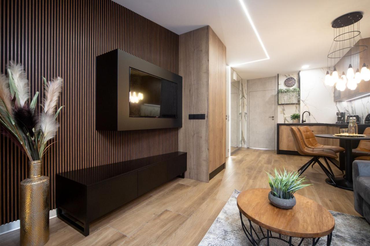 Jacuzzi Apartment Main Square คราคูฟ ภายนอก รูปภาพ