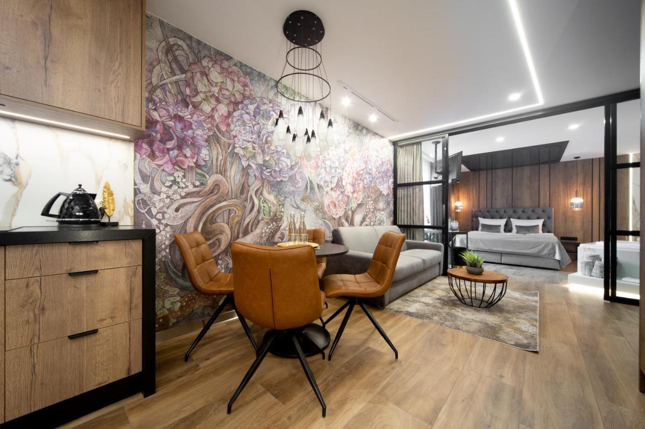 Jacuzzi Apartment Main Square คราคูฟ ภายนอก รูปภาพ